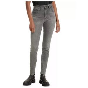 Levi’s high rise skinny jeans size 27, used